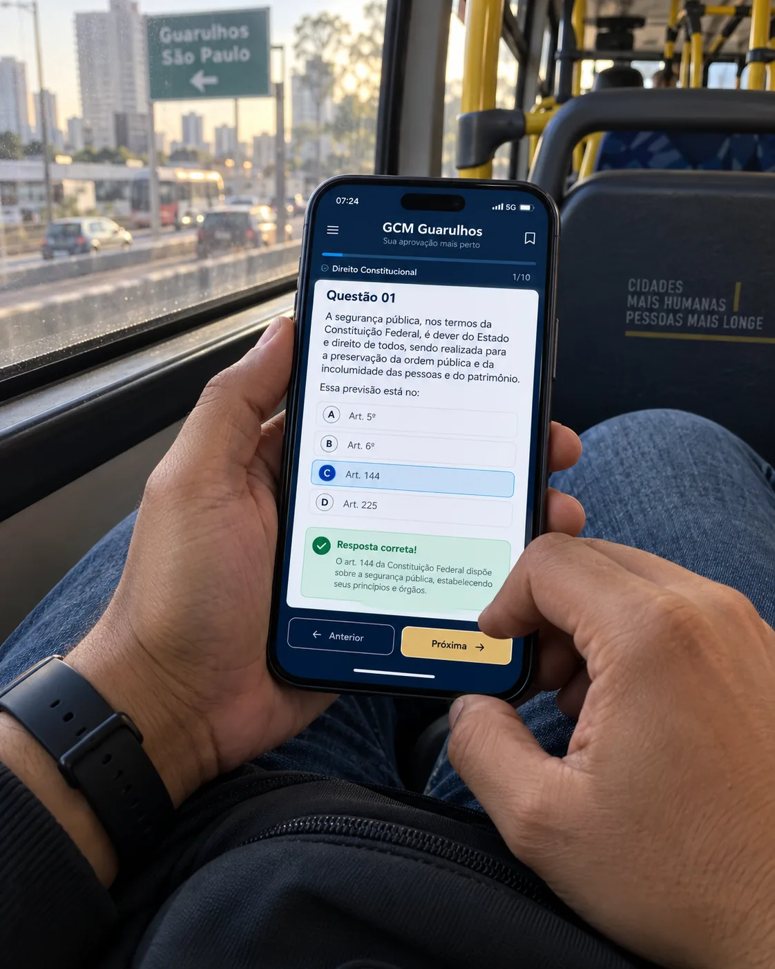 Revisão de questão comentada pelo celular durante o trajeto de ônibus